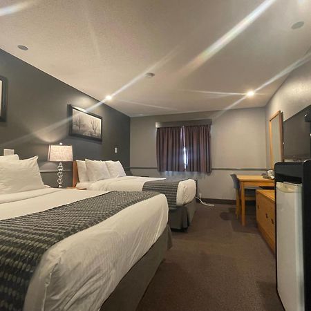 Travelodge By Wyndham Brandon Kültér fotó