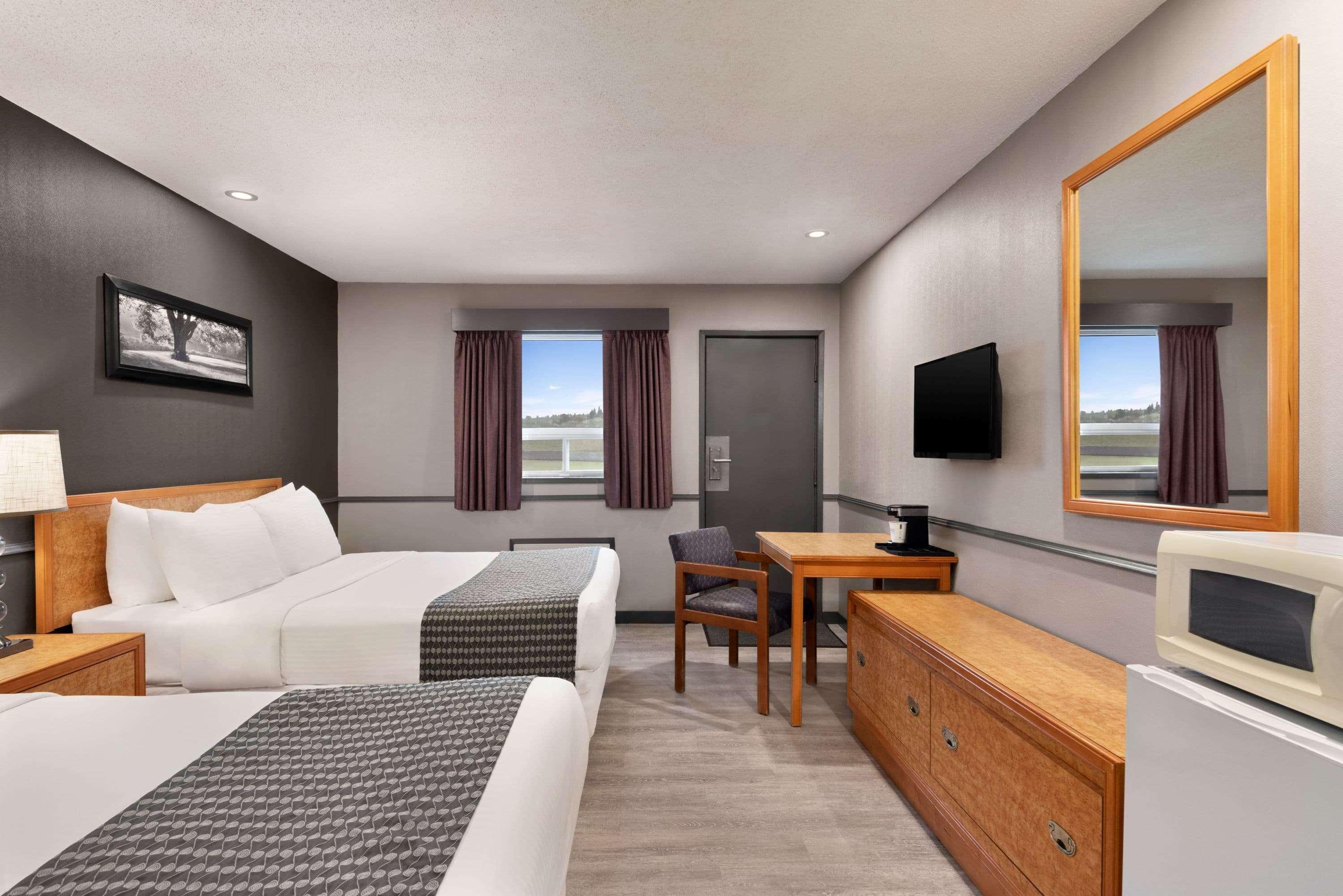 Travelodge By Wyndham Brandon Kültér fotó