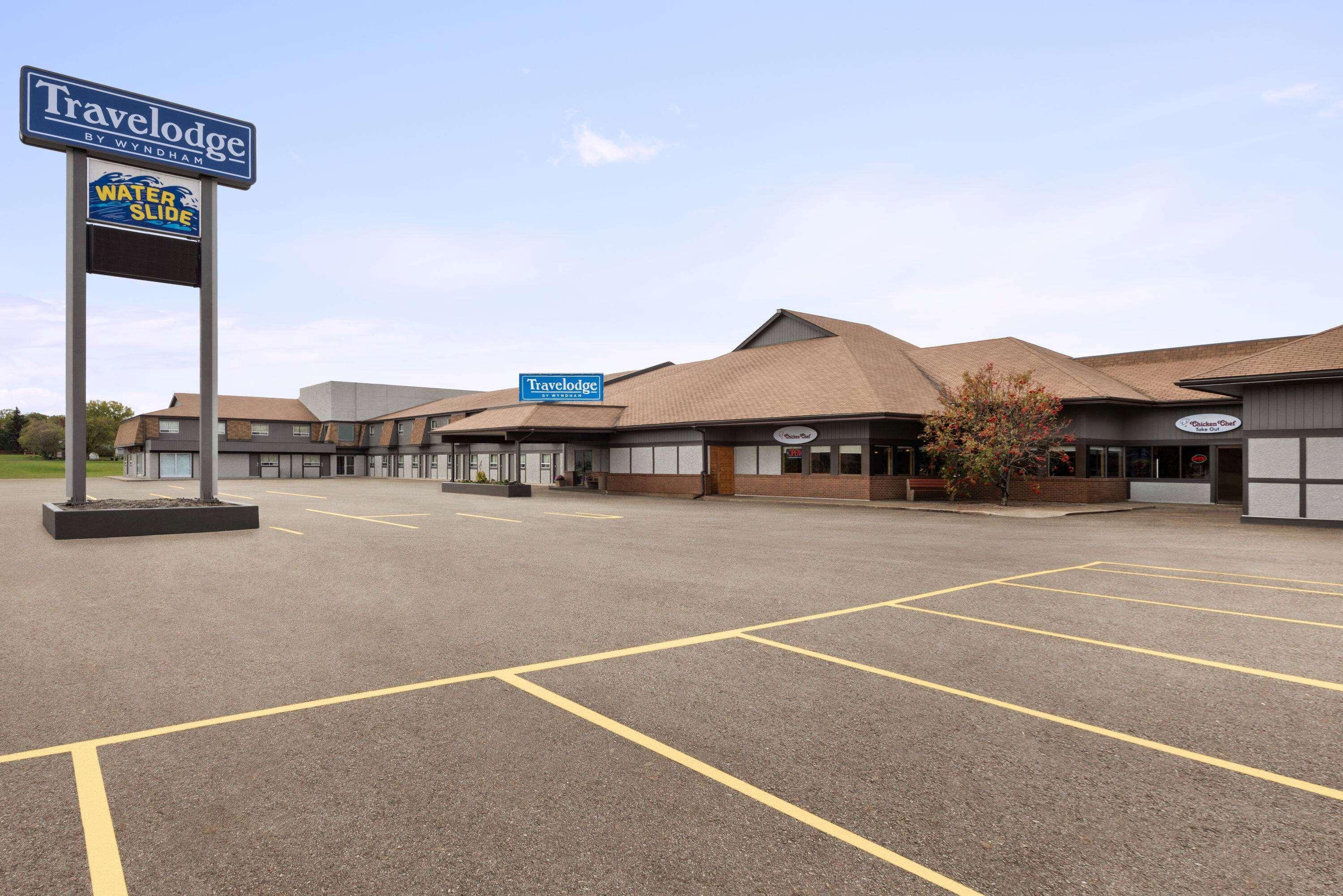 Travelodge By Wyndham Brandon Kültér fotó