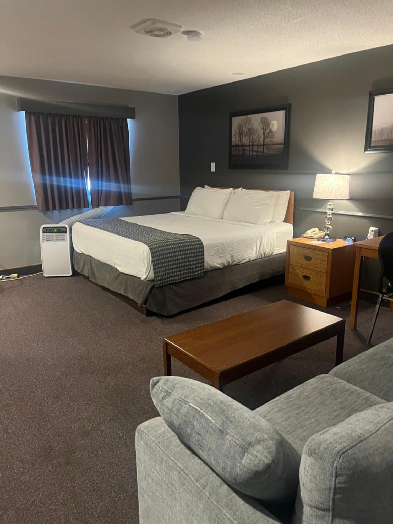 Travelodge By Wyndham Brandon Kültér fotó