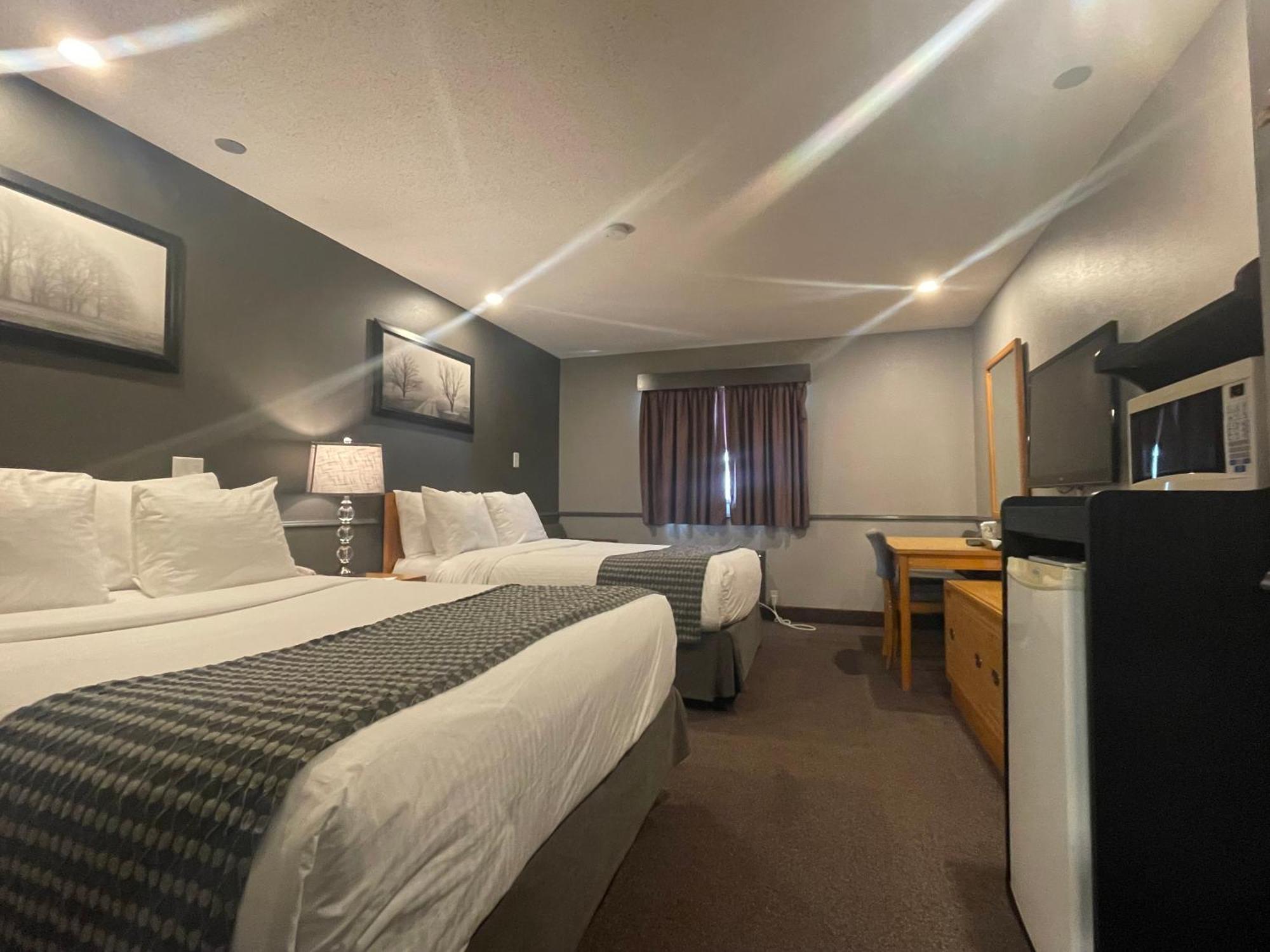 Travelodge By Wyndham Brandon Kültér fotó