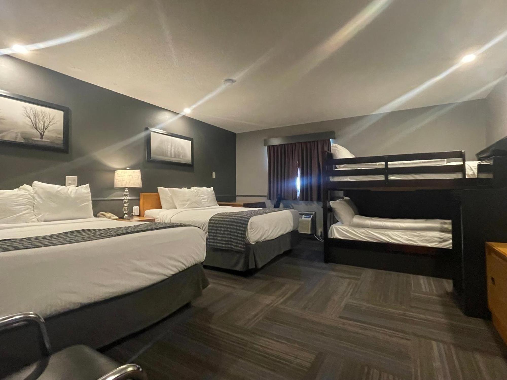 Travelodge By Wyndham Brandon Kültér fotó